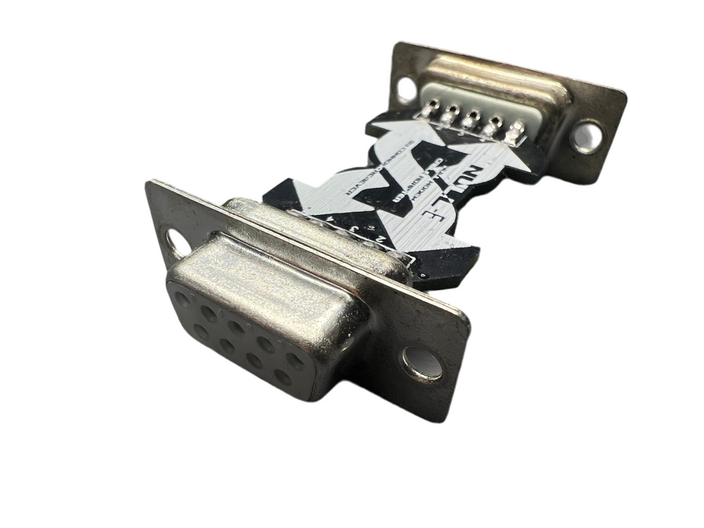 NULL-E Commodore 64 / 128 BBS Null modem cable adapter