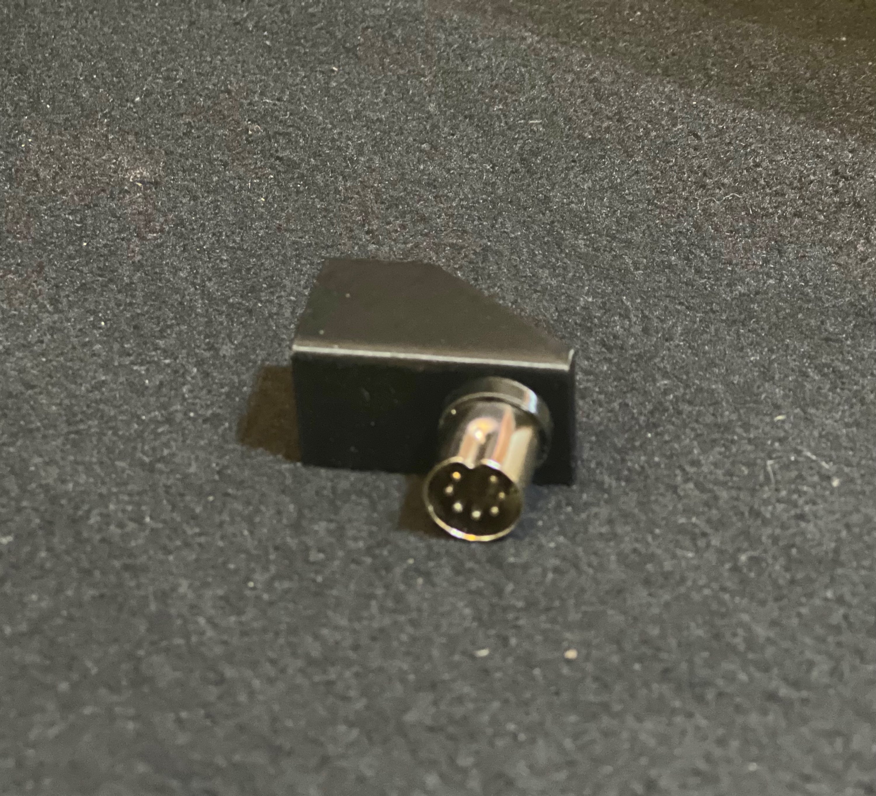 90 degree Power Supply Adapter Commodore64/128